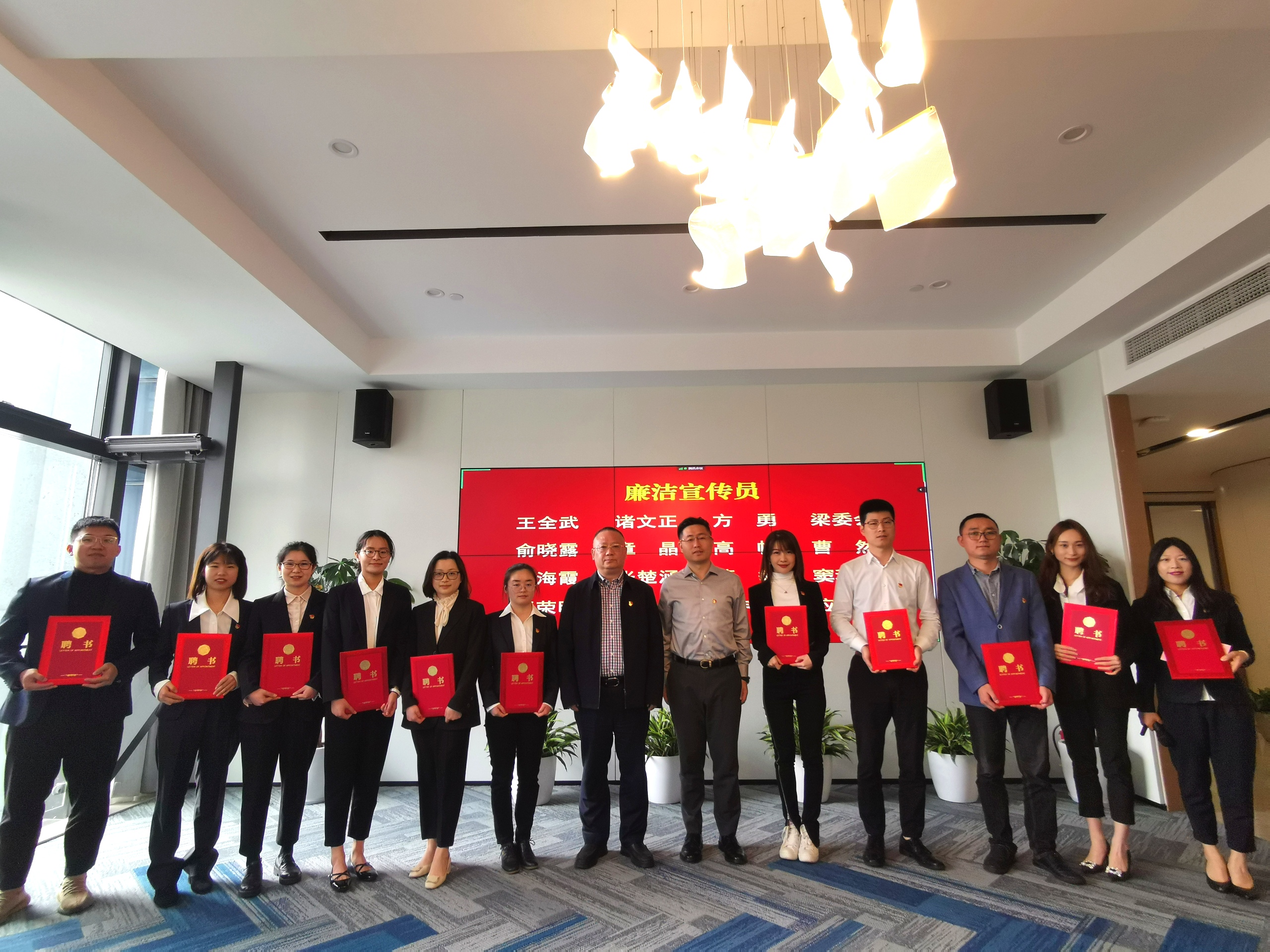 16686795056086247g43.jpg 95d0f5b1a27e44778397b44bc6f9f3b7.jpg